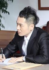 洪亮